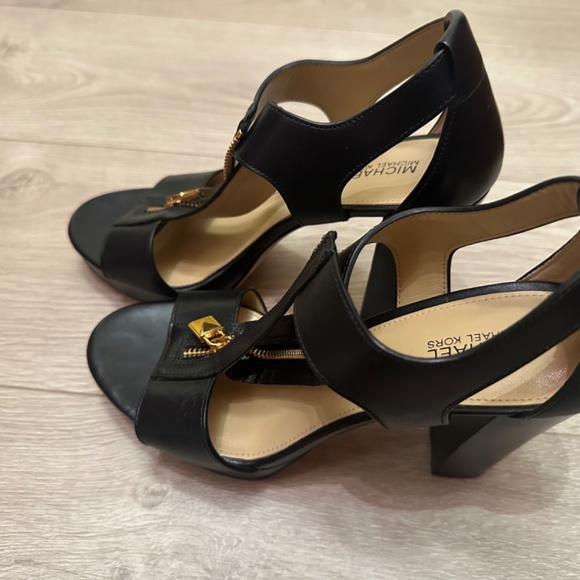 Shoes - Picture 2 of 2